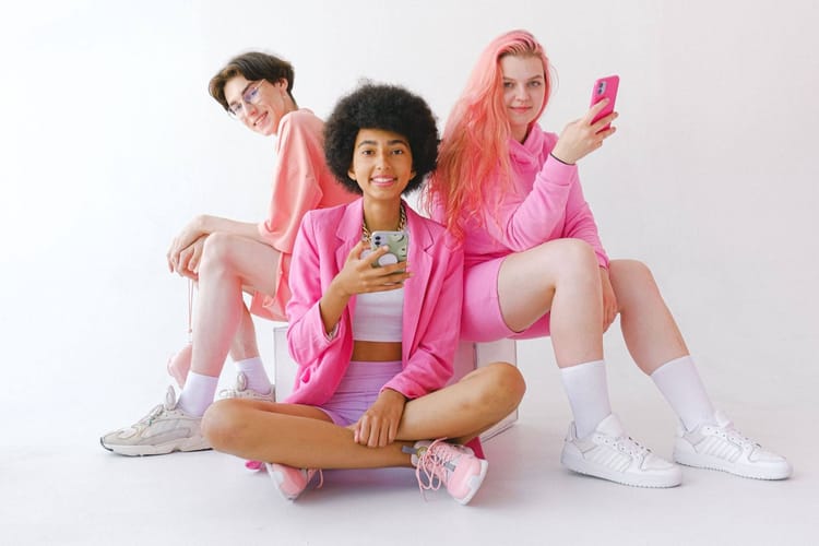 What Are Key Benefits of Social Media Modeling for Models?