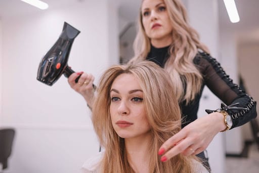 Quick hair styling tips for busy models