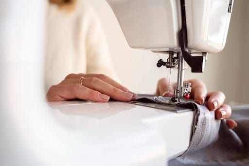 7 signs your Singer sewing machine needs repair in Coral Springs
