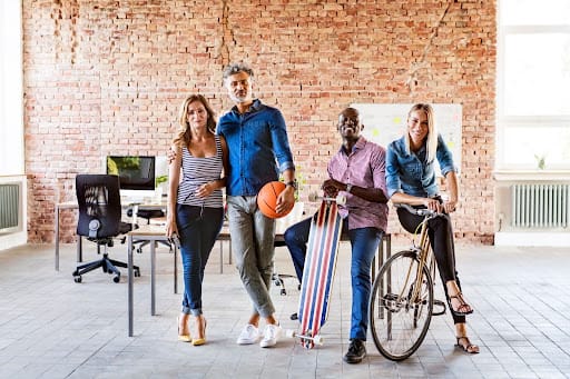 What are the benefits of a career in lifestyle modeling?